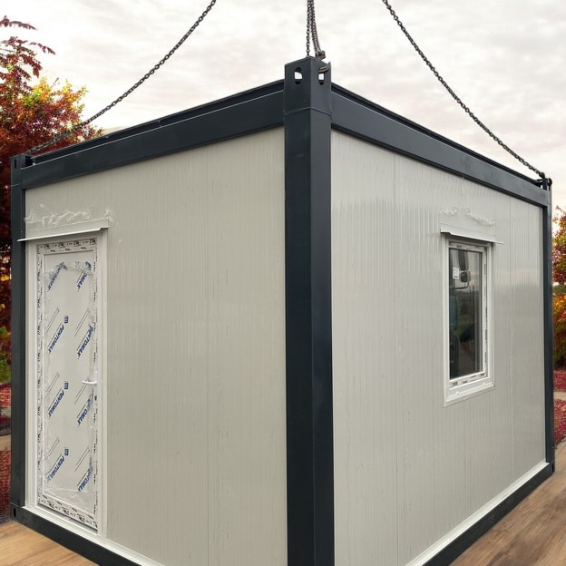 Standard Öltöző (Fekete/Fehér) Modul 2438 × 6058 × 2850